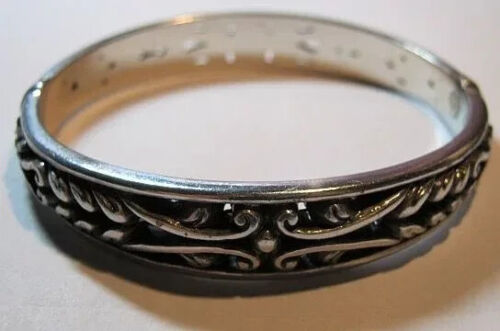 t578 Signed Brighton Intricate Silver Tone Bangle Bracelet