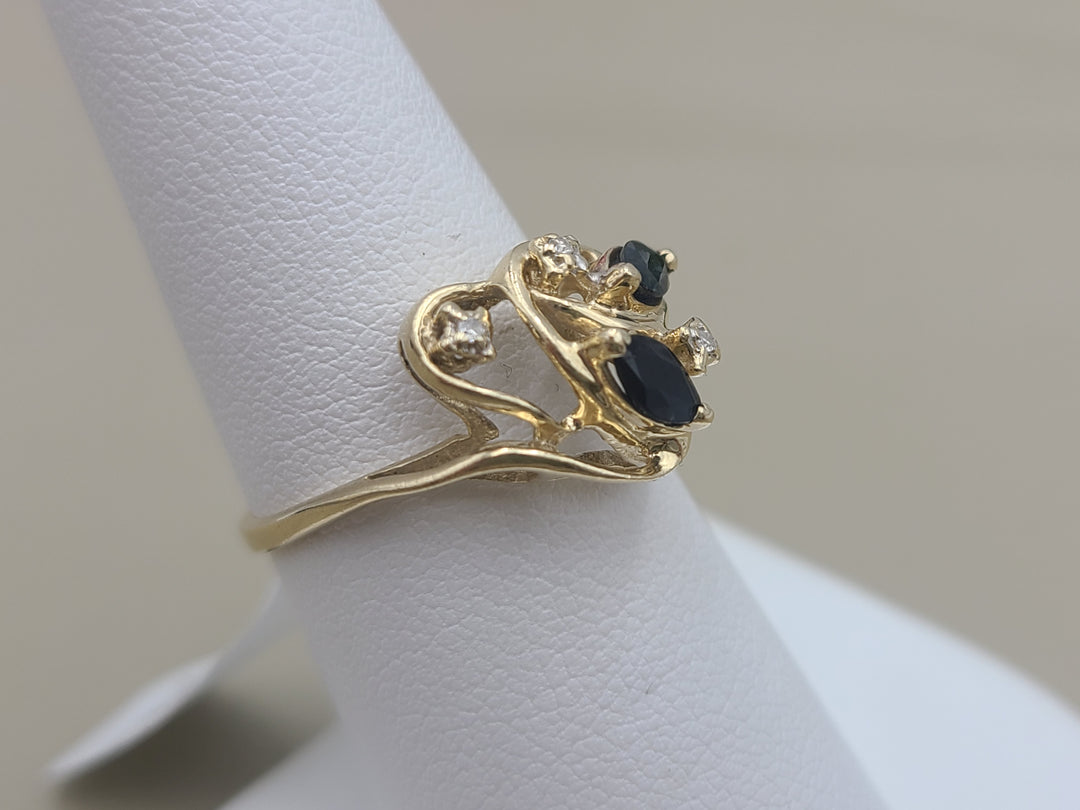 k881 Lovely Ladies Freeform 14kt Yellow Gold Sapphire and Diamond Ring