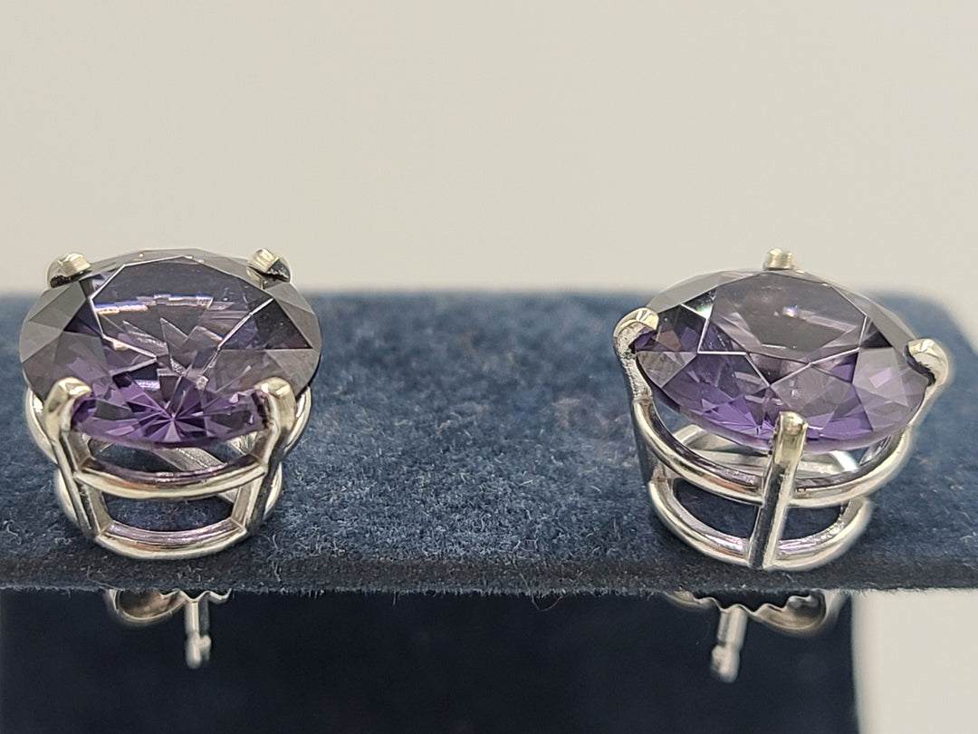 b995 Gorgeous Synthetic Amethyst Stud Earrings set in 14kt White Gold posts