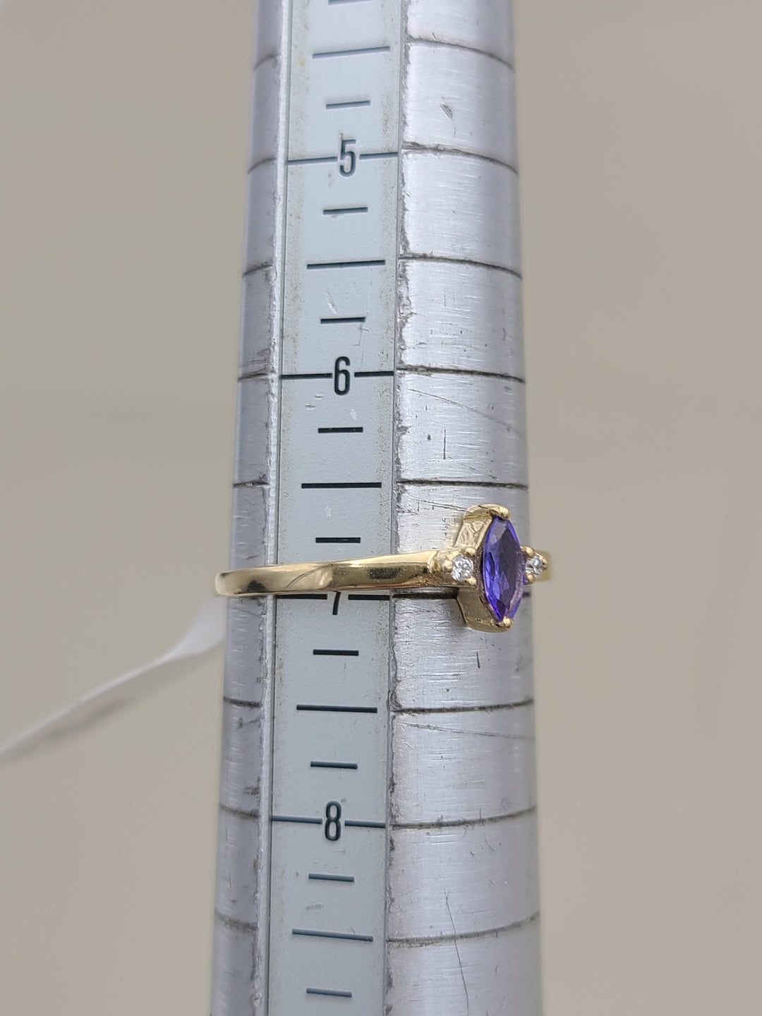 k869 Lovely Ladies Tanzanite and Diamond Ring set in 14kt Yellow Gold