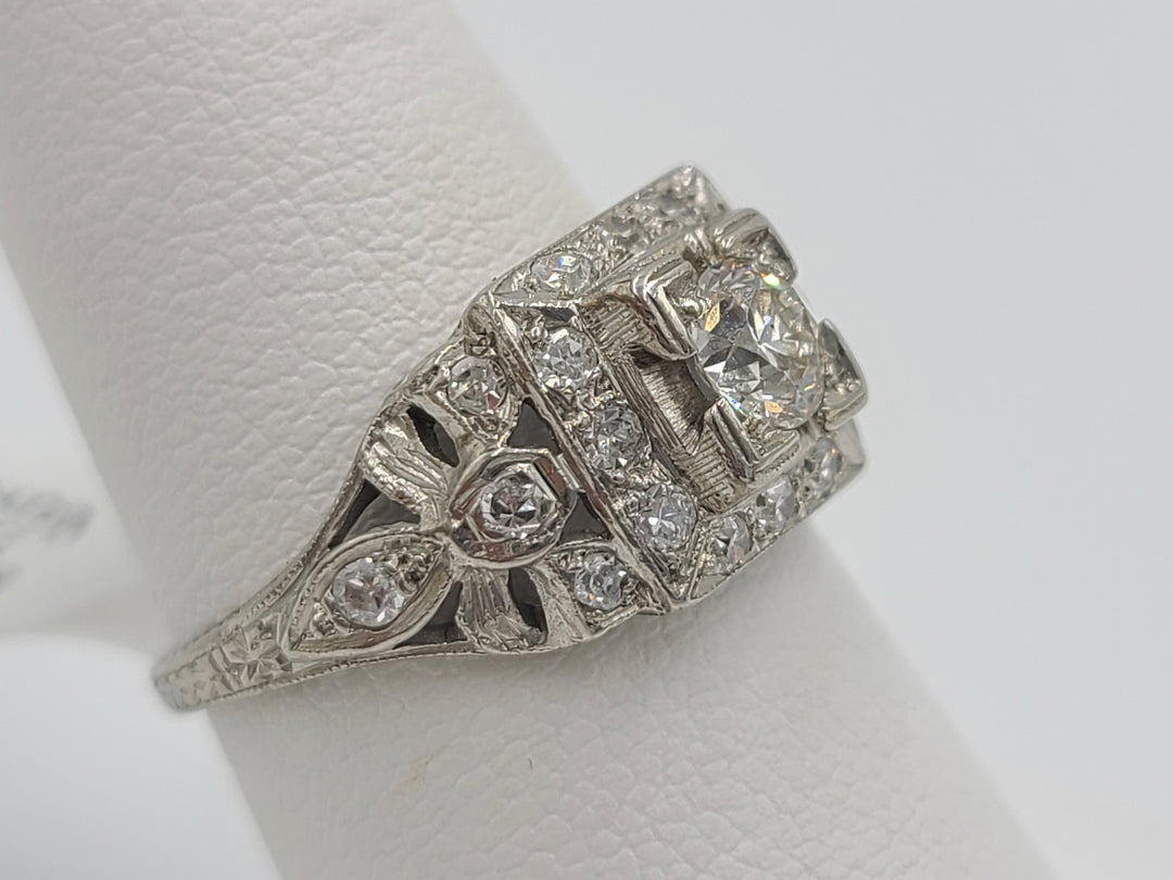 k673 Stunning Ladies Art Deco Platinum Diamond Engagement Ring