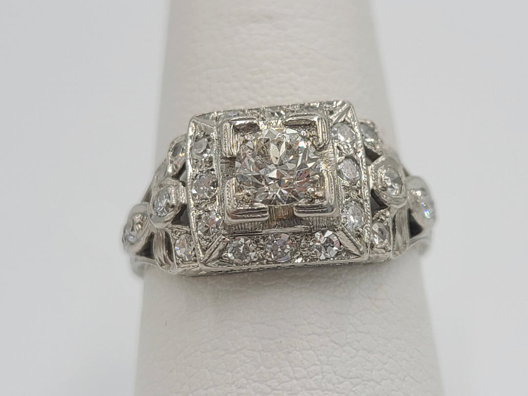 k673 Stunning Ladies Art Deco Platinum Diamond Engagement Ring