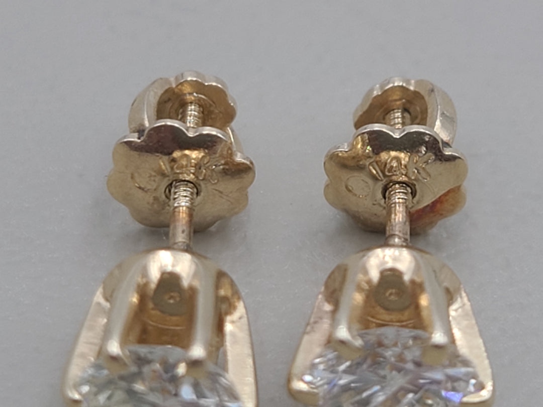 k884 Unisex 14kt Yellow Gold .90cts Diamond Stud Earrings