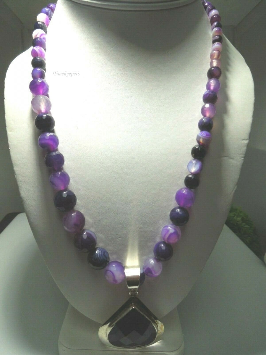 q431 Beautiful Purple Graduated Beaded Necklace with Amethyst Pendant and Sterling Silver Clasp