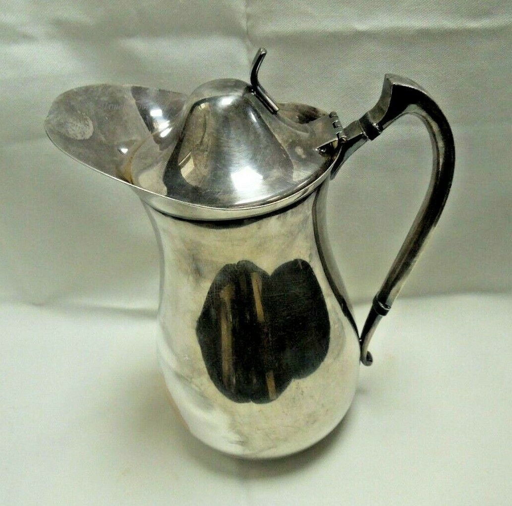 q731 Vintage Water Pitcher with Lid Silverplate by Sheffield Silver Co Made In USA EPC