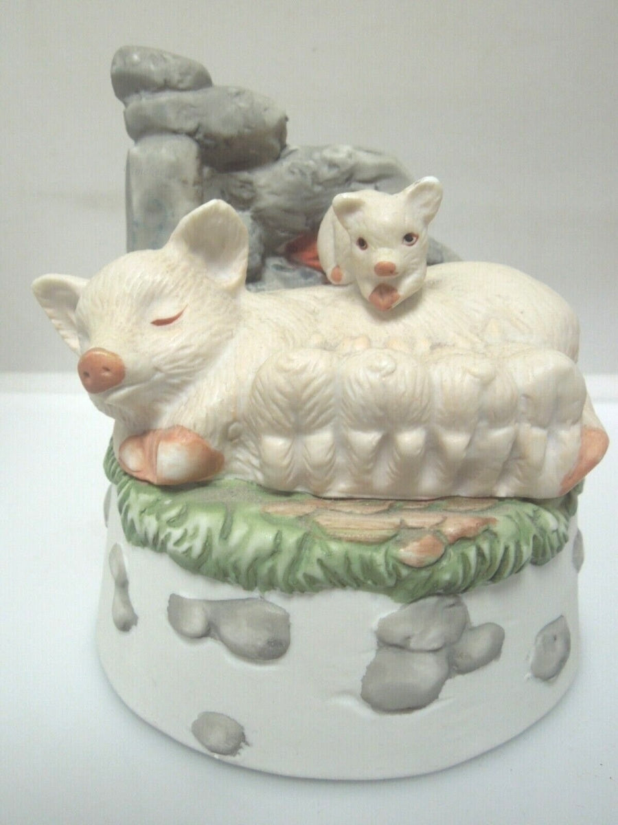 r746 MIC Vintage Very Cute Music Box Sleeping Mamma Pig and Baby Piglet Sankyo Made In Taiwan Works Fine