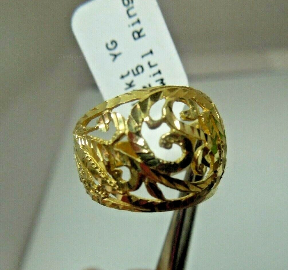 q563 Gorgeous 14kt Yellow Gold Swirl Ring Size 5 (USA)