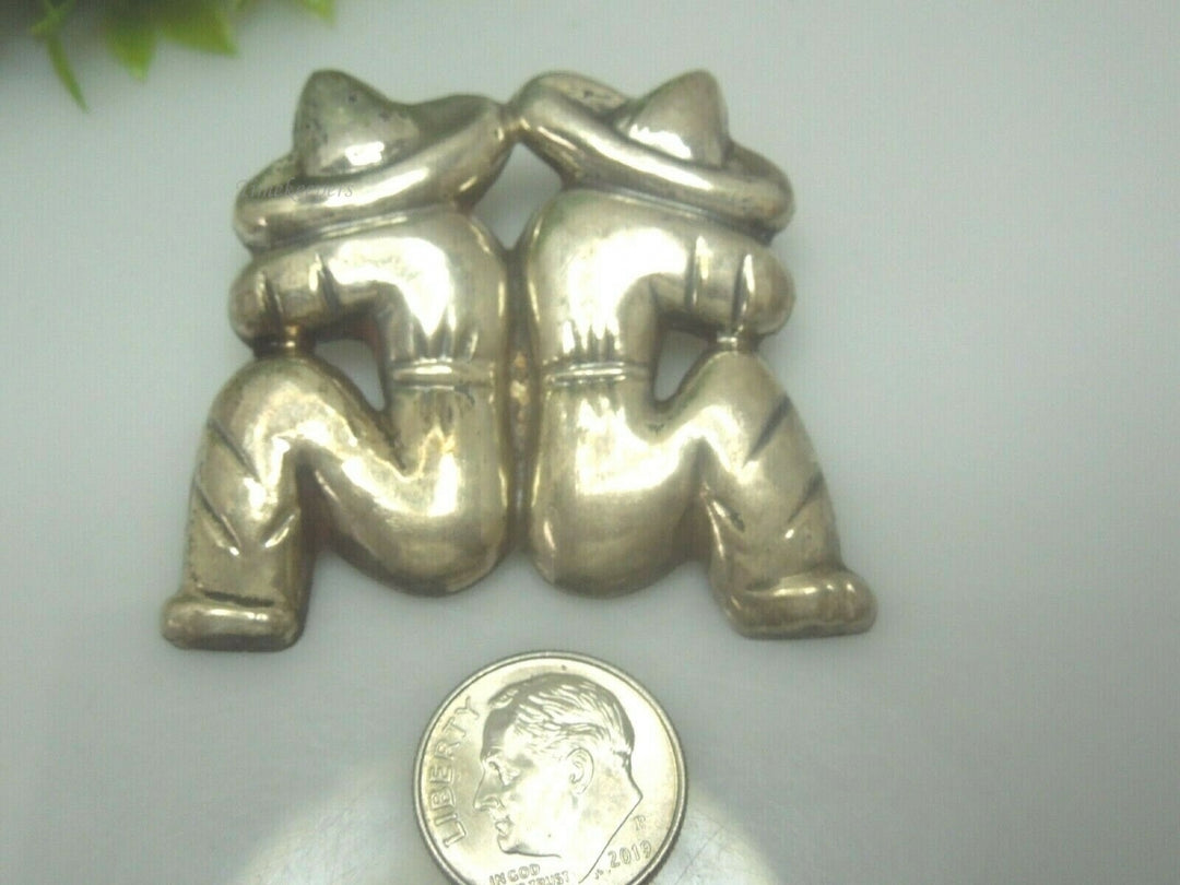 q520 Vintage Mexico Sterling Silver Two Little Boys Brooch