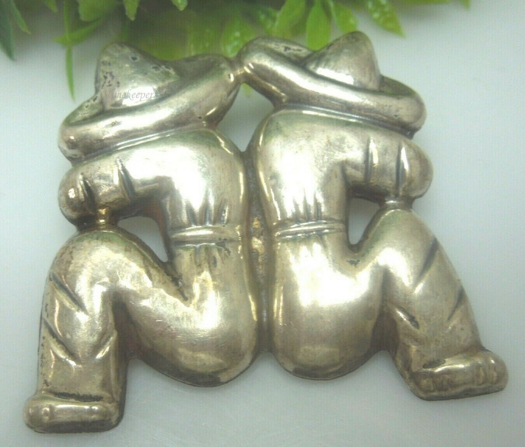 q520 Vintage Mexico Sterling Silver Two Little Boys Brooch