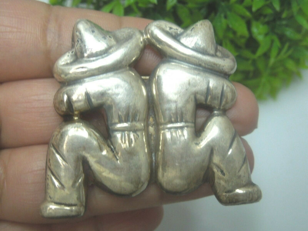 q520 Vintage Mexico Sterling Silver Two Little Boys Brooch