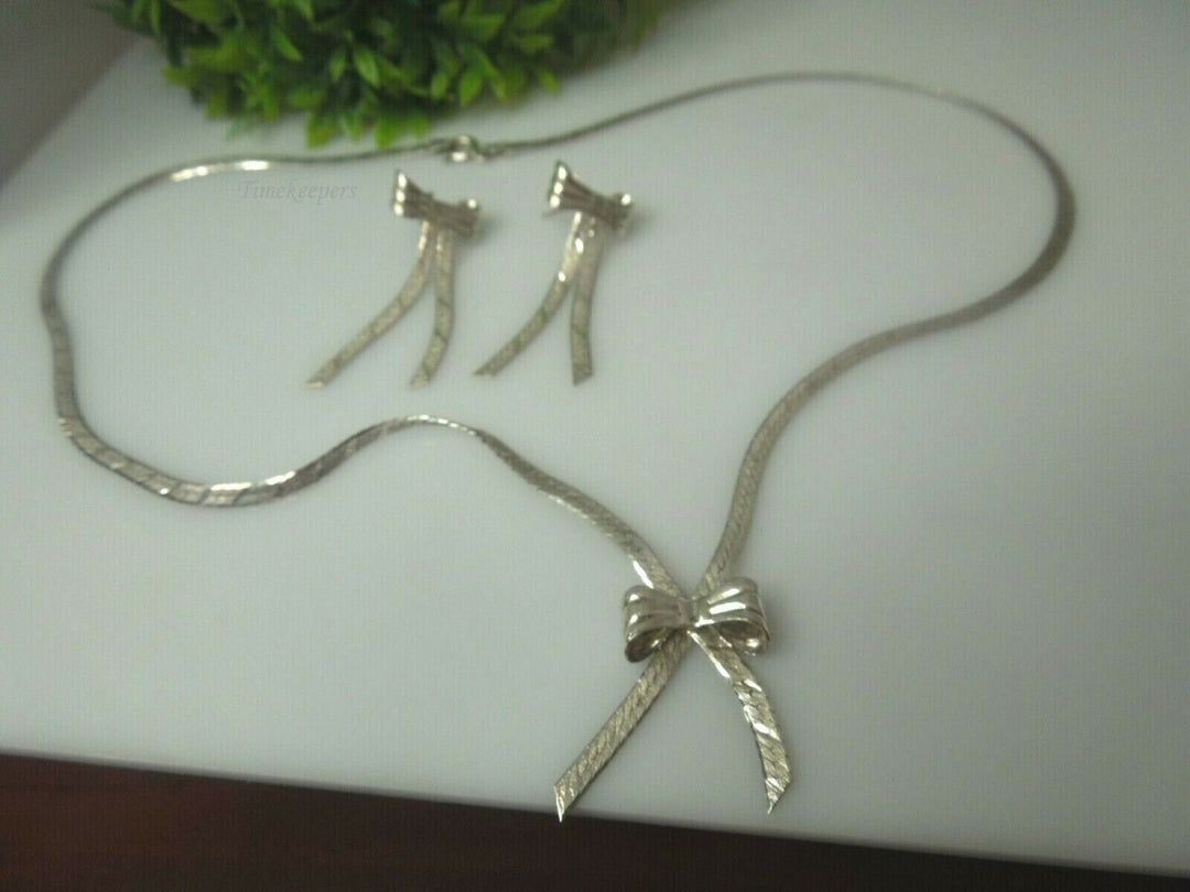 q635 Vintage Designer Sterling Choker Necklace & Post Back Earring Set - Bow Design