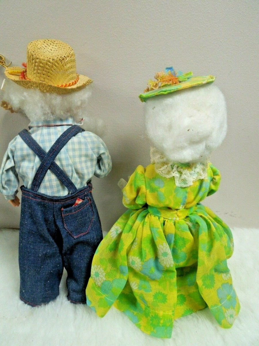 q858 Vintage Farmer and Wife Figurines Collectibles Couples