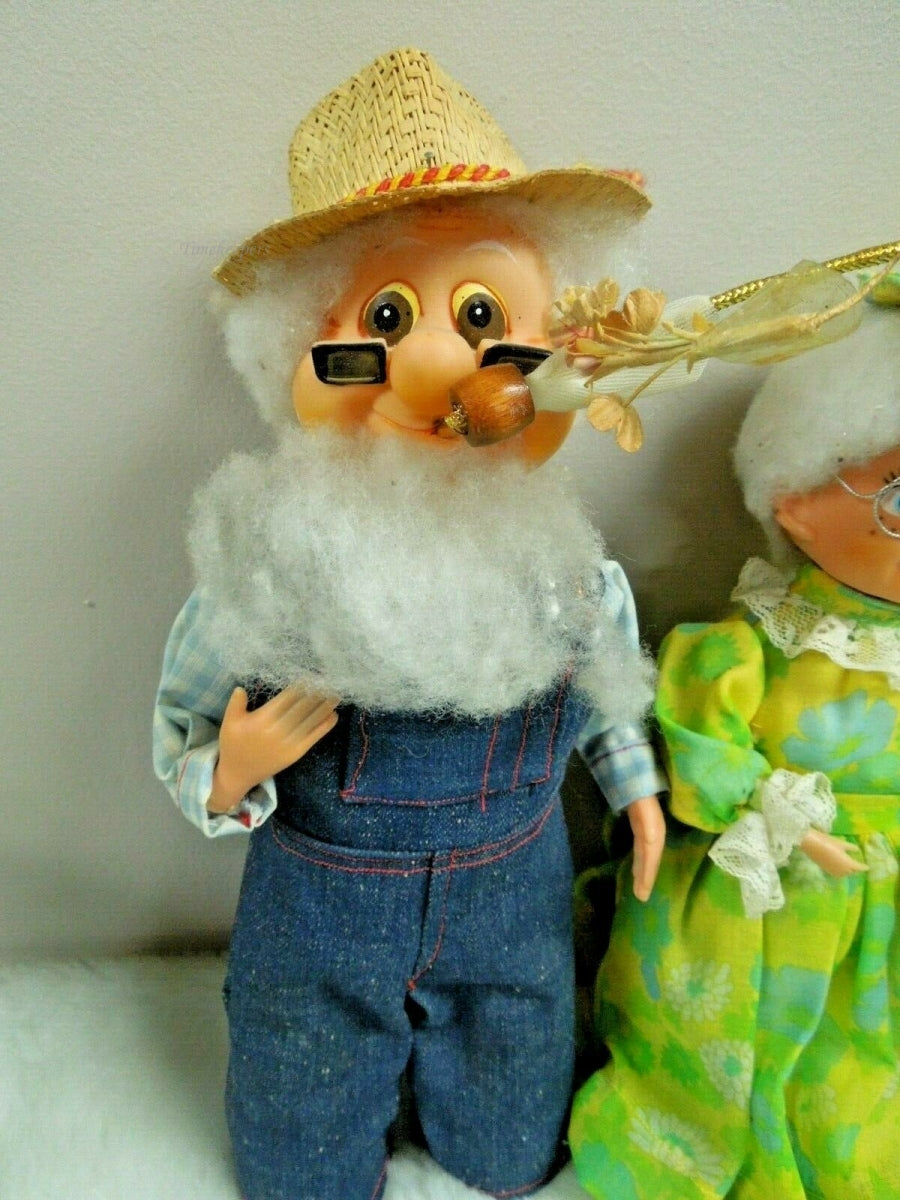 q858 Vintage Farmer and Wife Figurines Collectibles Couples