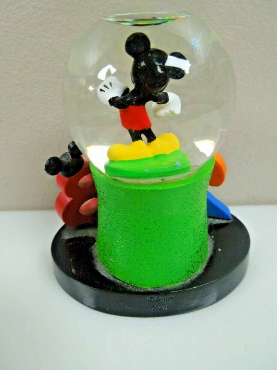 q870 Disney Parks DISNEYLAND 2008 Mickey Mouse Mini Snow Globe 3.5 inch tall