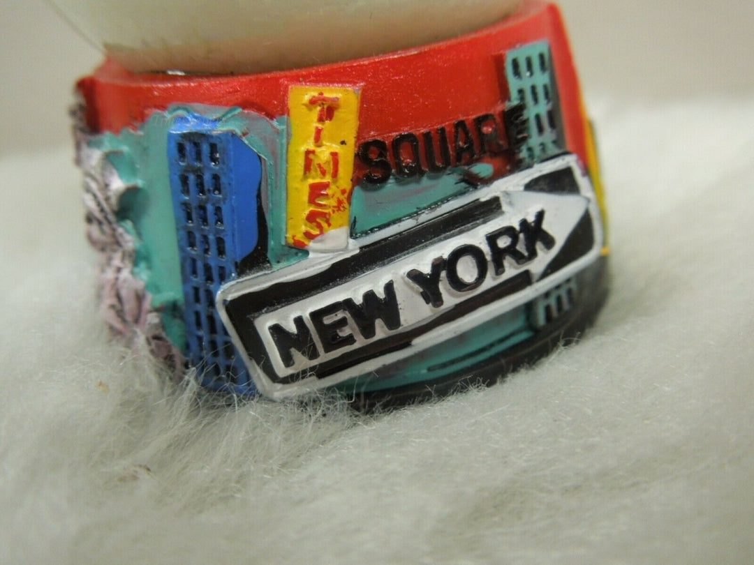 q876 New York City Broadway Manhattan Snow Globe | NYC Souvenir Figurine