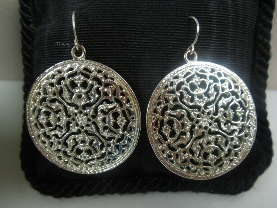 r068 Vintage Beautiful Womens Silvertone Dangle and Drop Earrings Filigree