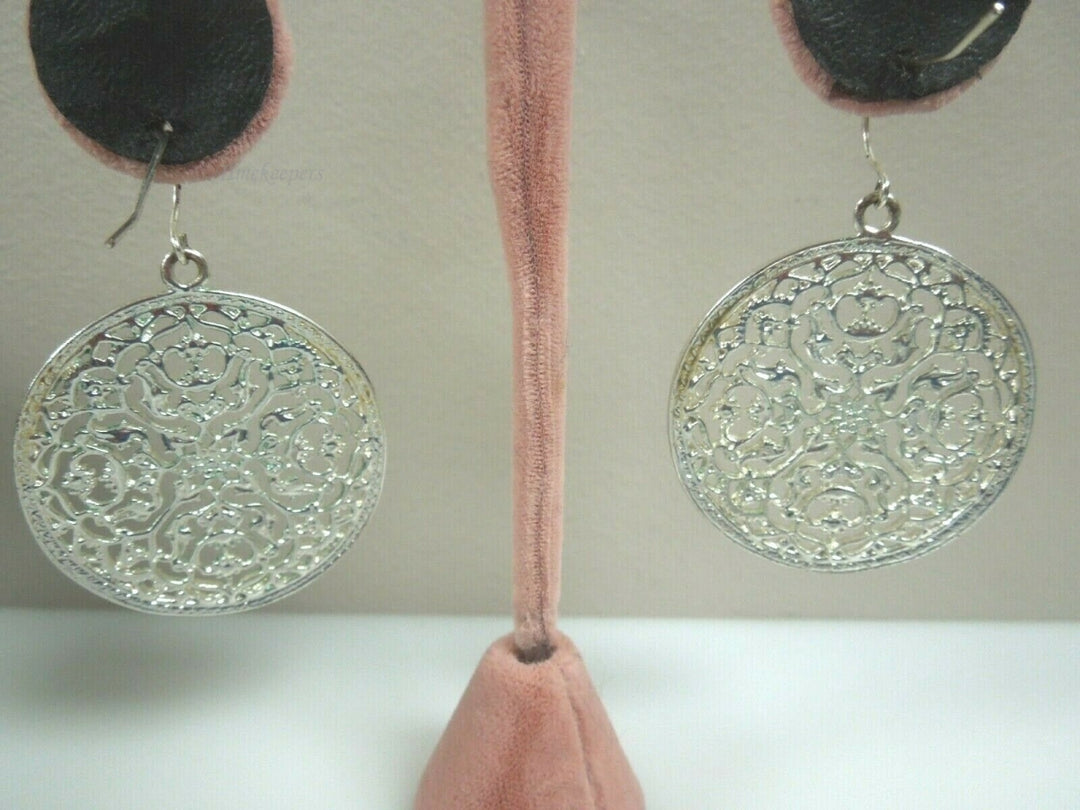 r068 Vintage Beautiful Womens Silvertone Dangle and Drop Earrings Filigree