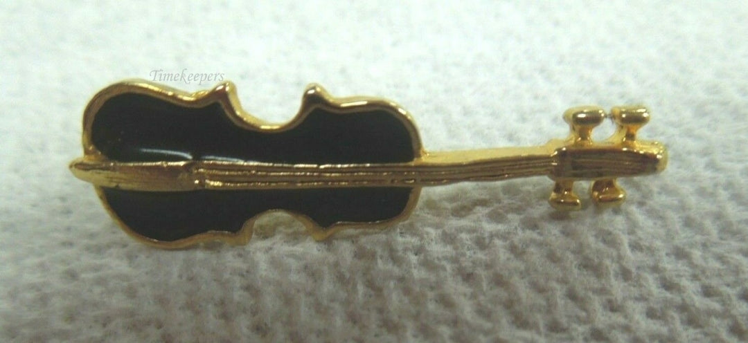 r075 Gold Tone Black Enamel Guitar Pin Brooch Charm