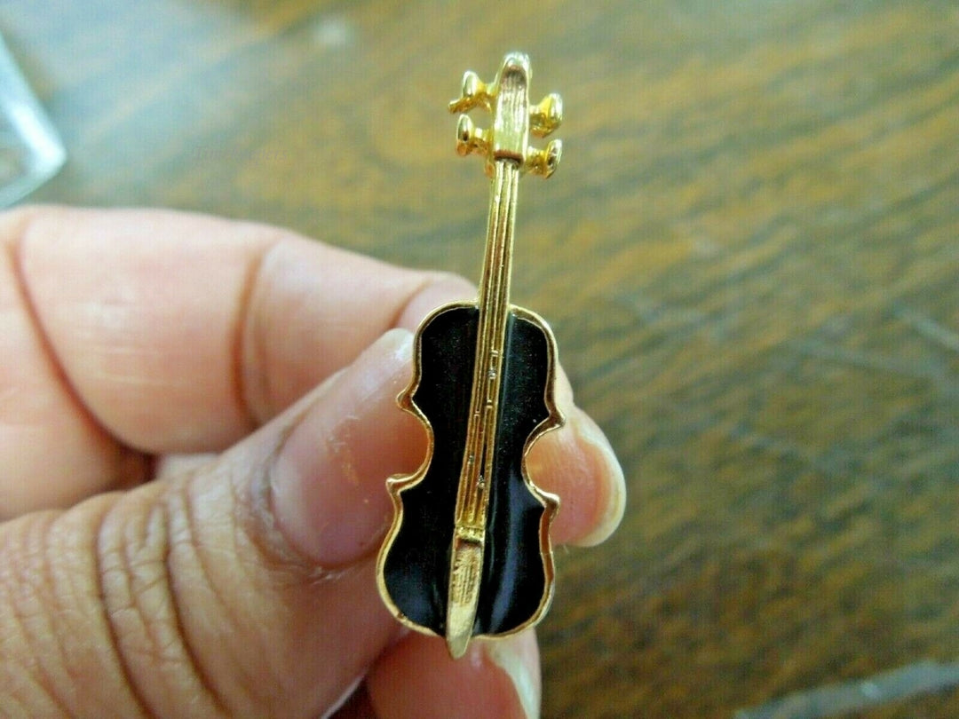 r075 Gold Tone Black Enamel Guitar Pin Brooch Charm