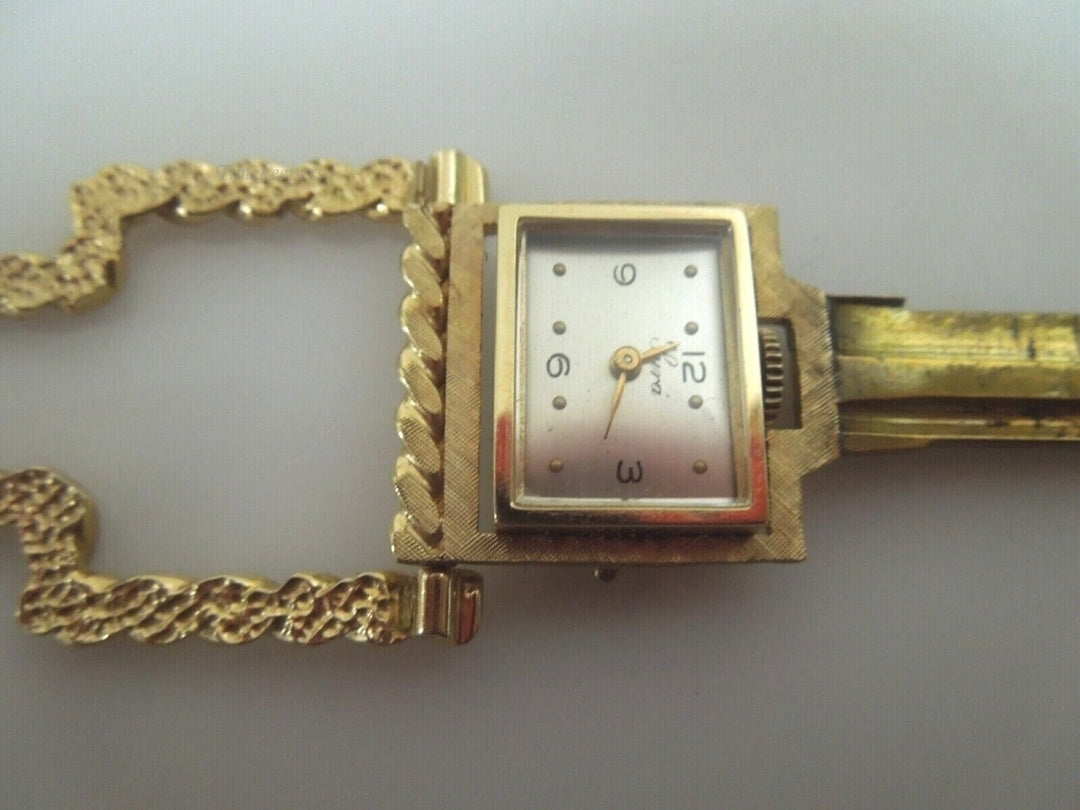 r234 14kt Yellow Gold Key Shaped Watch Unique Signed .85g