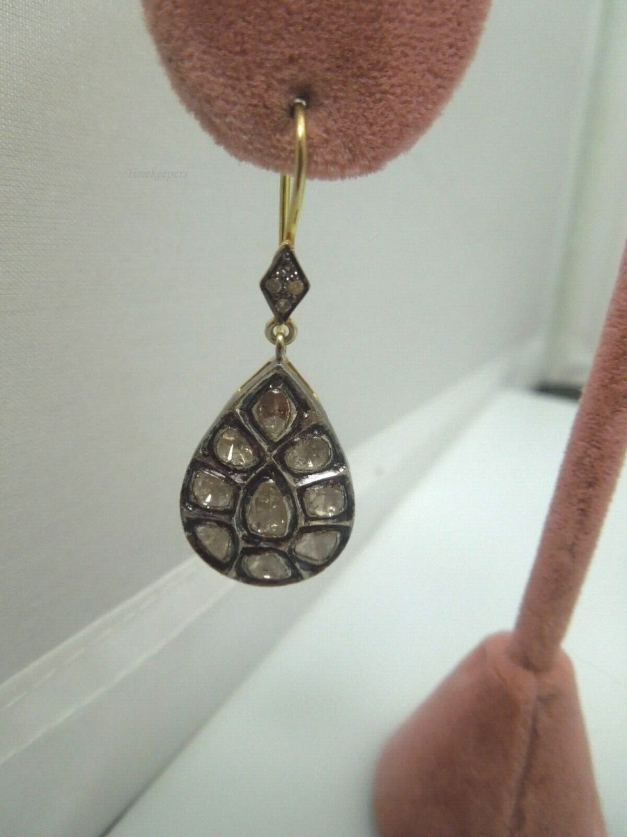 r335 Pretty pair of Sterling Silver 925 Gold tone Dangle and Drop Earrings