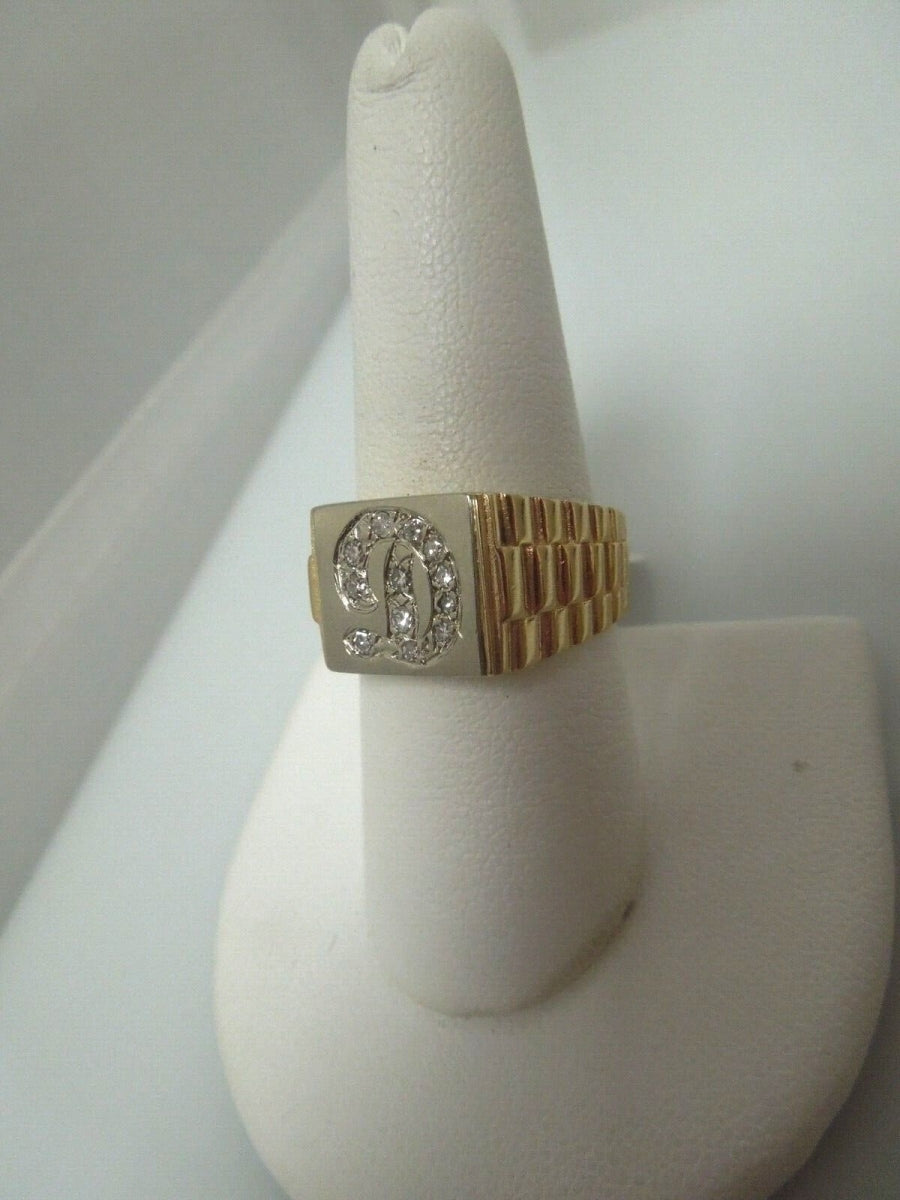 r481 (14KT) Yellow Gold Unisex D Ring Size 8.75(USA) Signed Diamond .12 cts