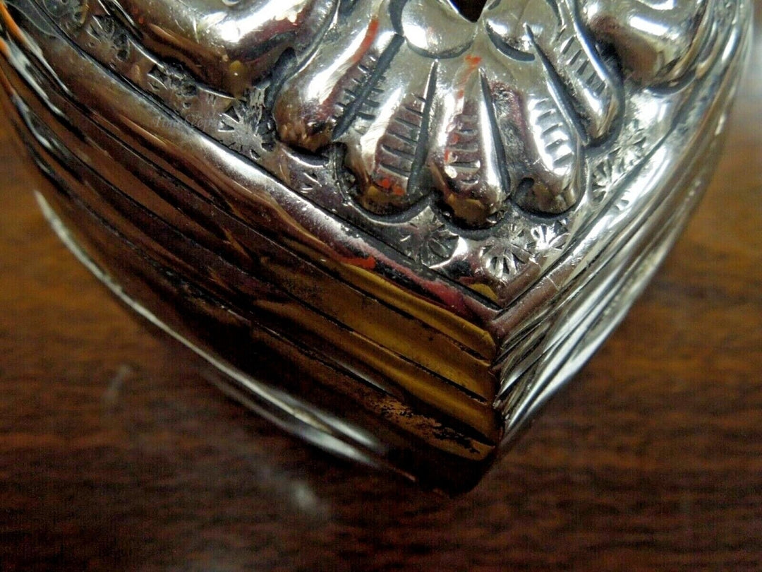 r683 Vintage Heart Shaped Metal Silvertone Ornate Trinket Box with Lid 