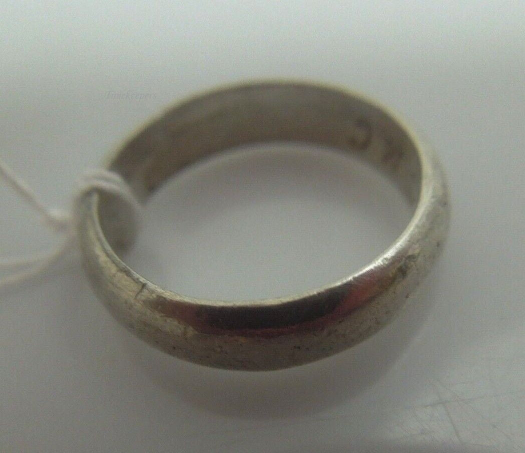 r809 Vintage Sterling Silver Band Ring Size 4