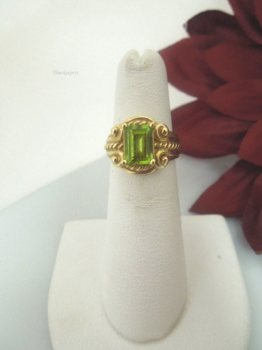 r846 Beautiful 10kt Yellow Gold Green Stone Ring Size 4.75(USA) Signed 3.8g