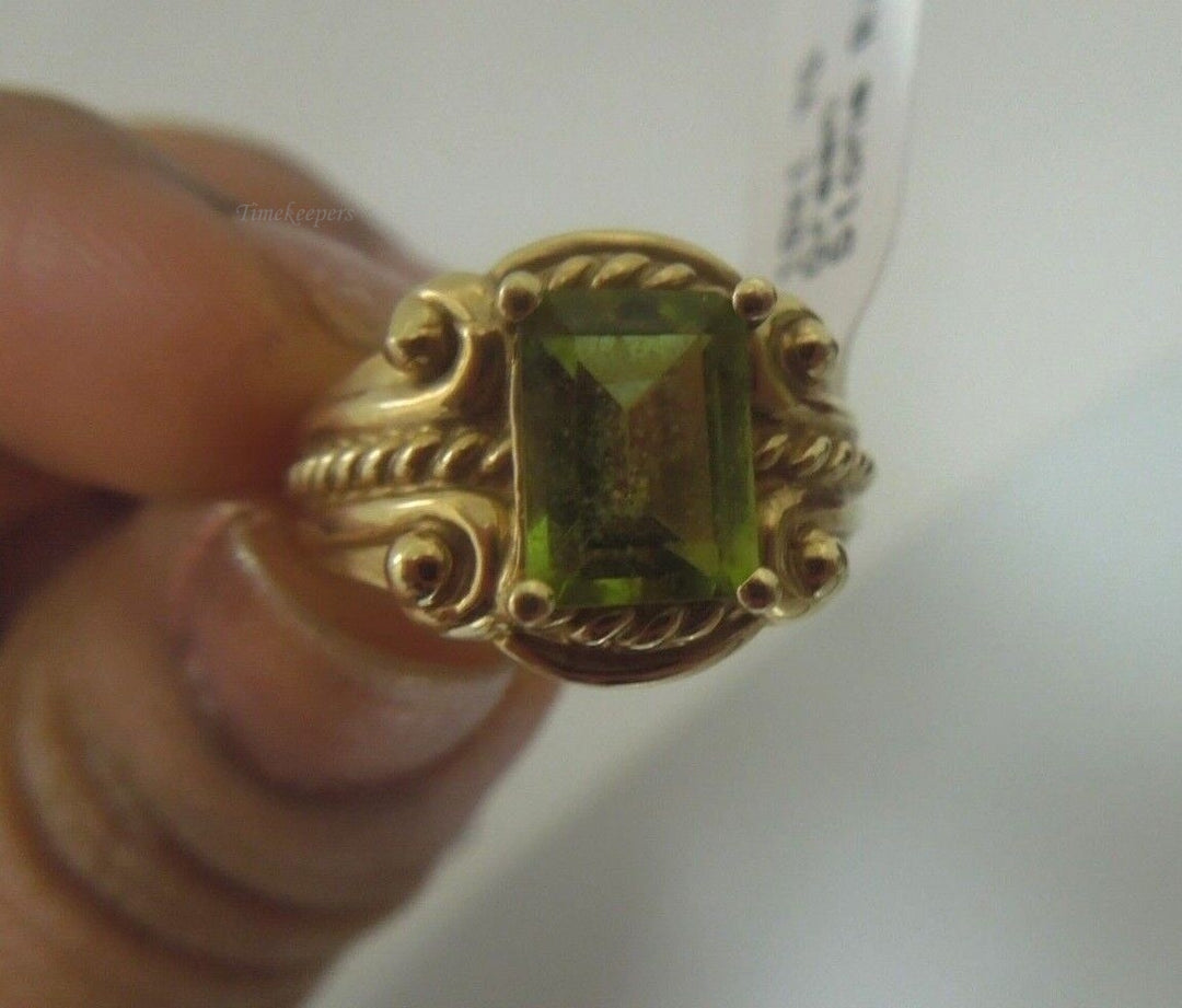 r846 Beautiful 10kt Yellow Gold Green Stone Ring Size 4.75(USA) Signed 3.8g