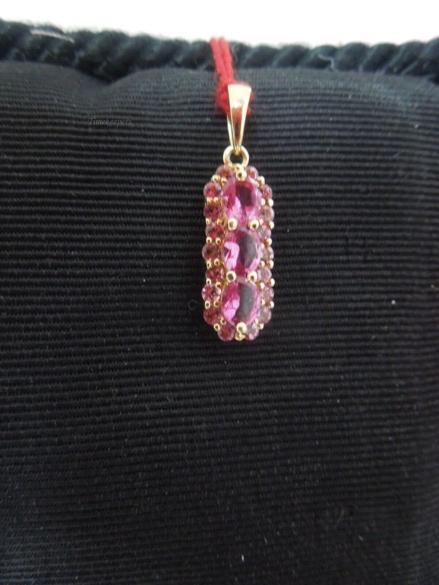 r964 Pretty Pink Stone Pendant in 14kt Yellow Gold Made In India Signed 2g  