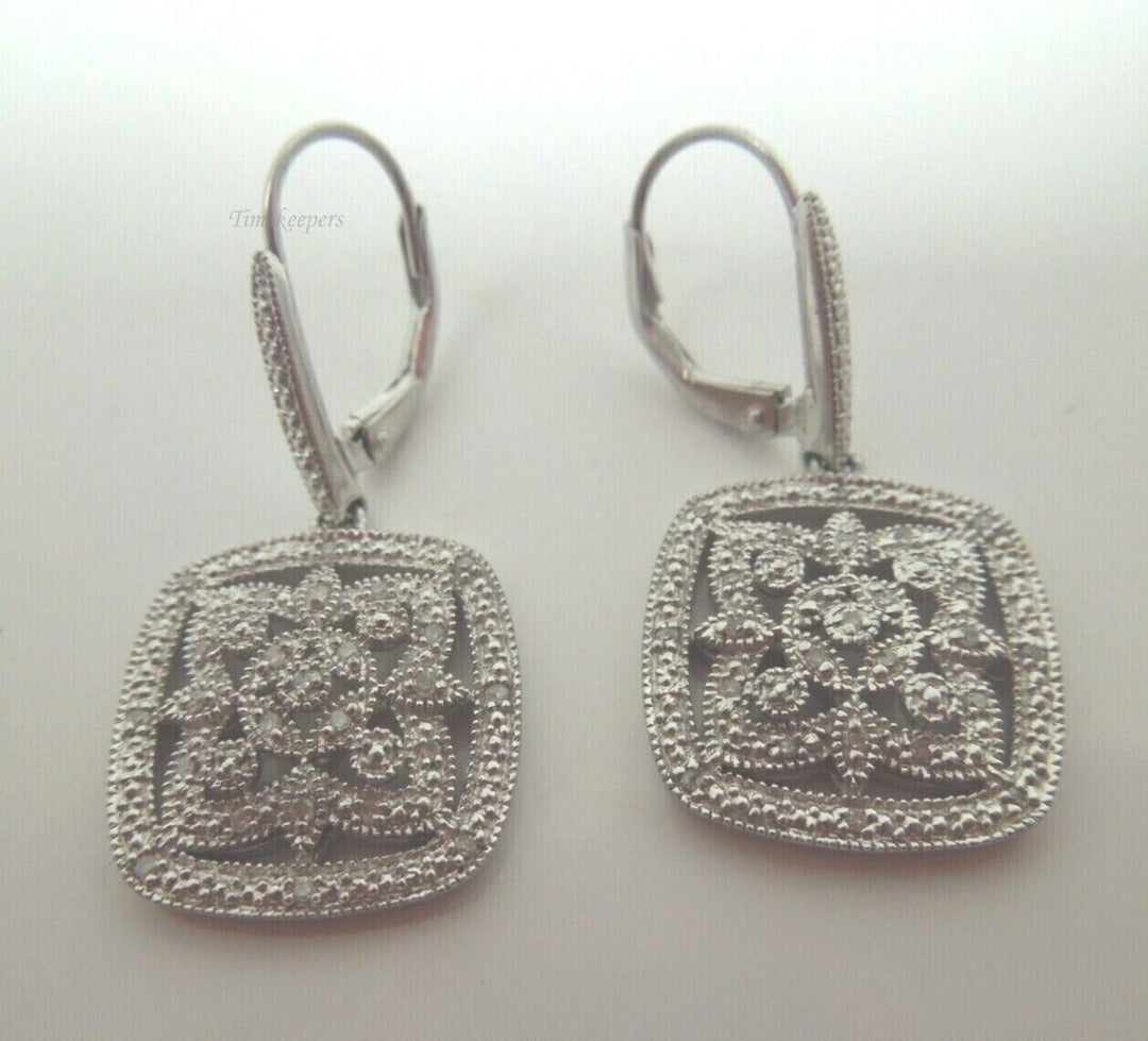 s005 Pretty Pair of Sterling Silver Square Drop Earrings 