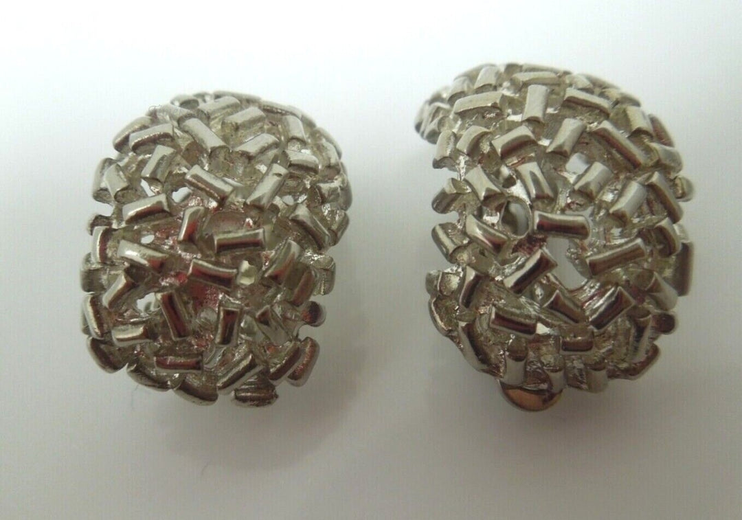 s006 Vintage Erwin Pearl Silver Tone Chunky Dome Confetti/Sprinkle Clip On Earrings