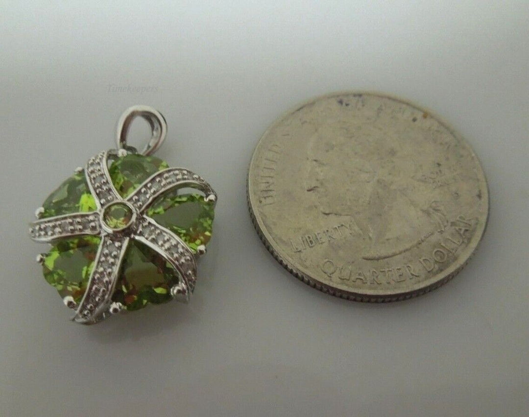 s046 10kt White Gold Peridot Pendant Signed 2.9g