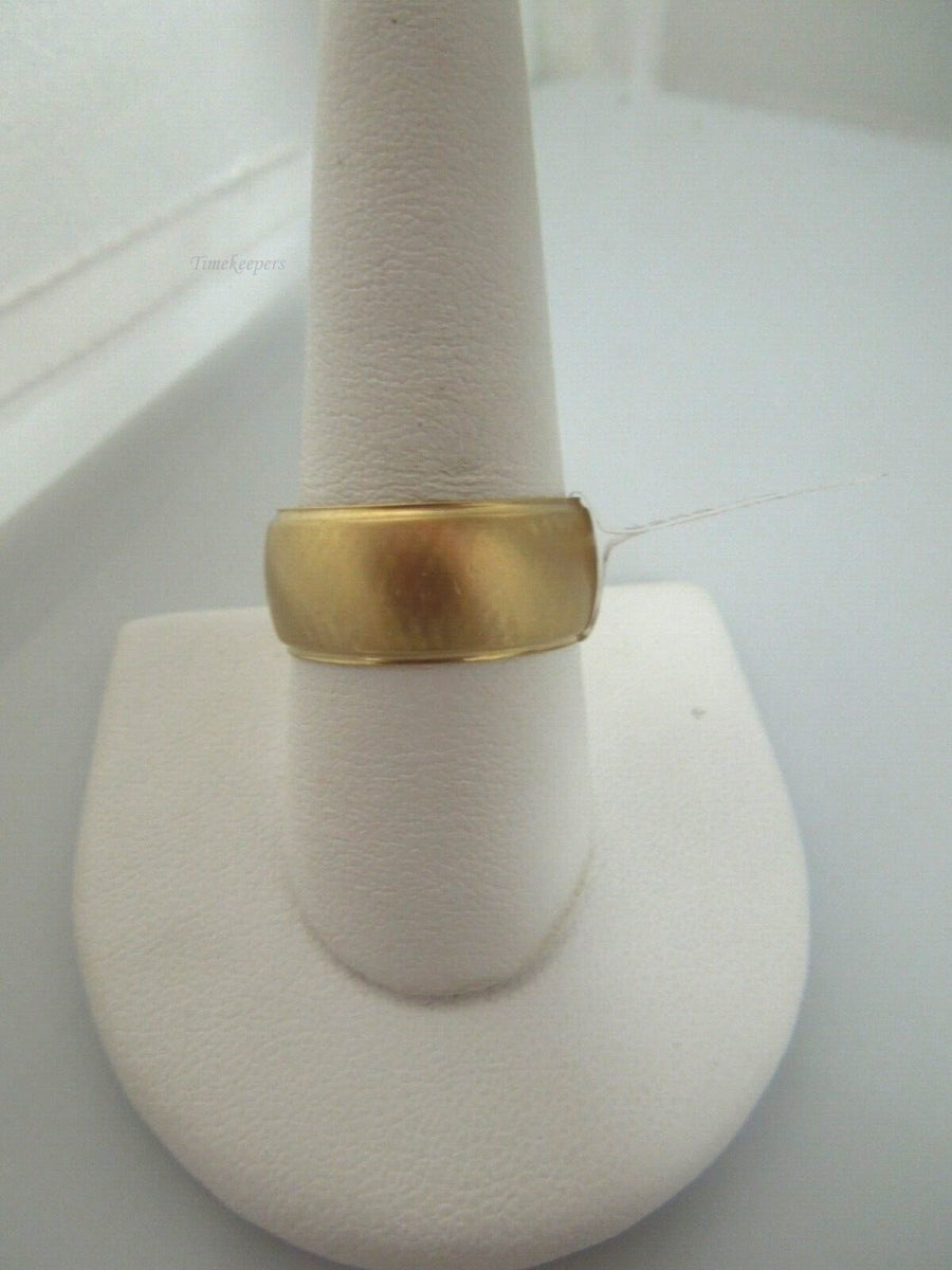 r485 (14kt) Yellow Gold Wedding Band Ring Size 10(USA) 9.71mm Signed