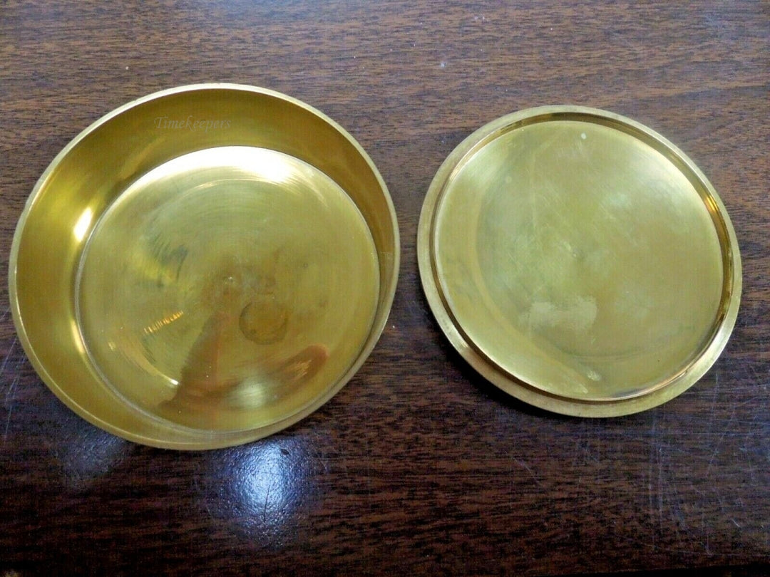 r591 Brass Enameled lid design Round Trinket Box Vintage