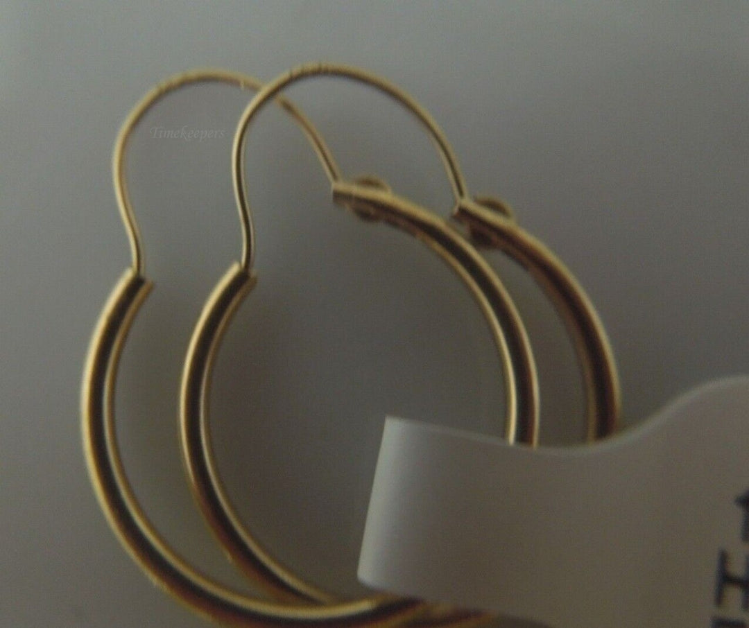 r551 14kt Yellow Gold Small Hoop Earrings Signed