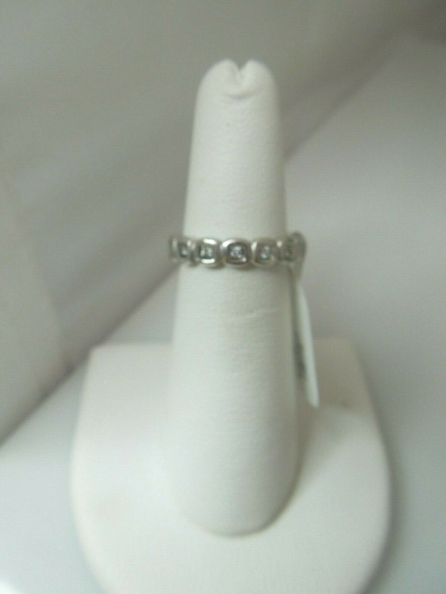 q622 14kt White Gold Diamond .13 cts Ring Size 5.5(USA)