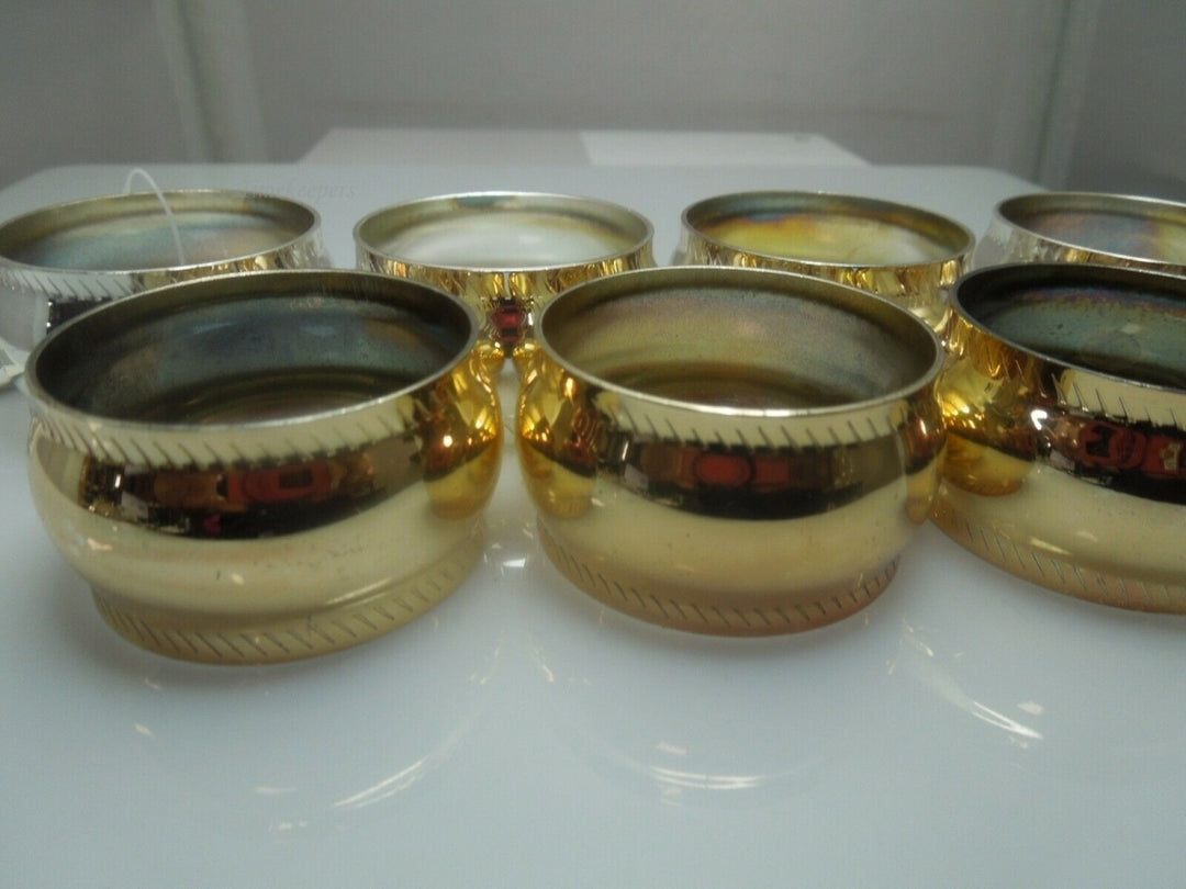 q528 Set of 7 Stainless Steel Napkin Holder Ring ( 4 Rings in Silver Tone and 3 Rings in Gold Tone)