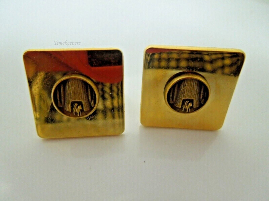 r977 Vintage  Gold tone Square Cufflinks 