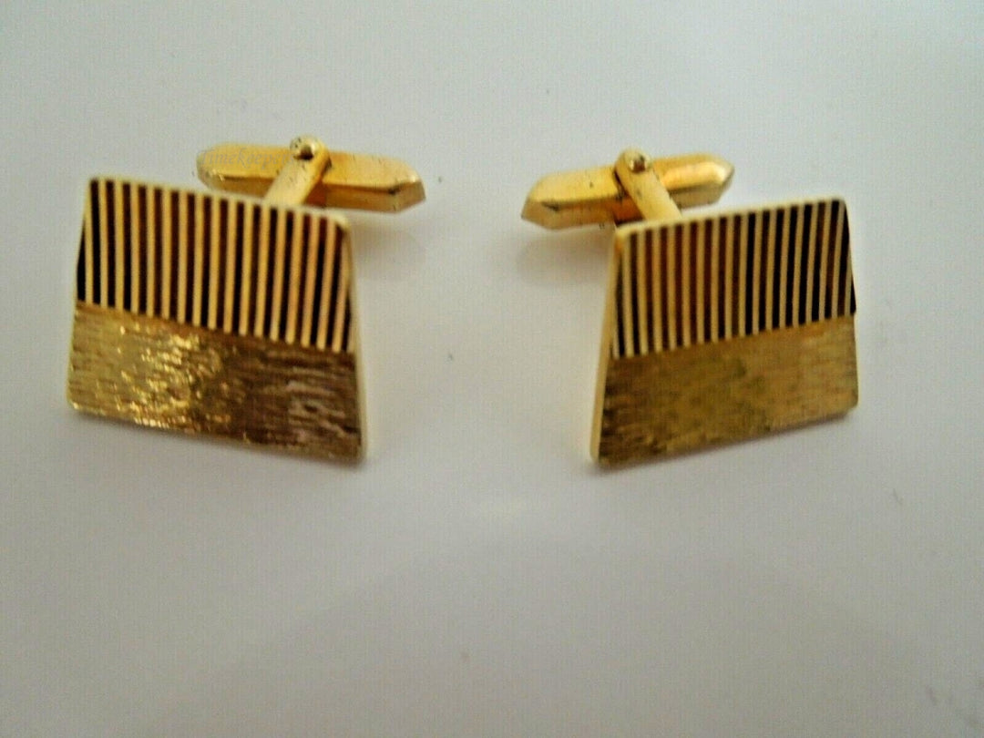 r978 Vintage beautiful pair of gold tone etched Cufflinks