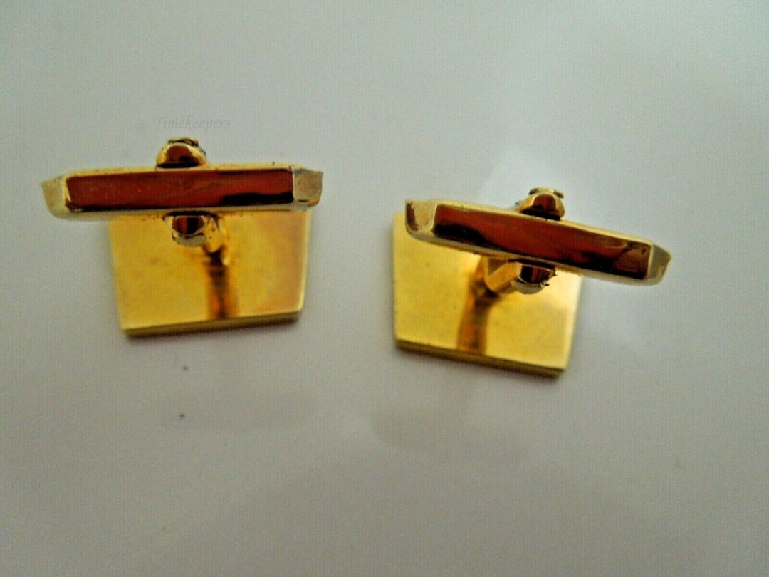 r978 Vintage beautiful pair of gold tone etched Cufflinks