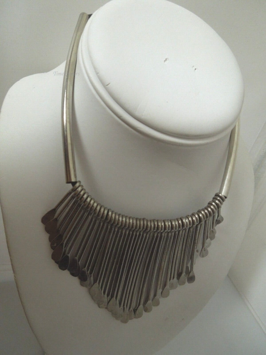 r707 Native American Sterling Silver Graduated Spike Necklace