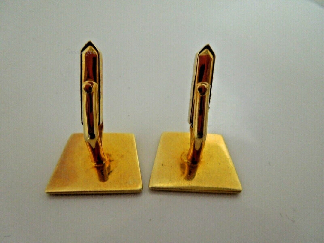 r978 Vintage beautiful pair of gold tone etched Cufflinks