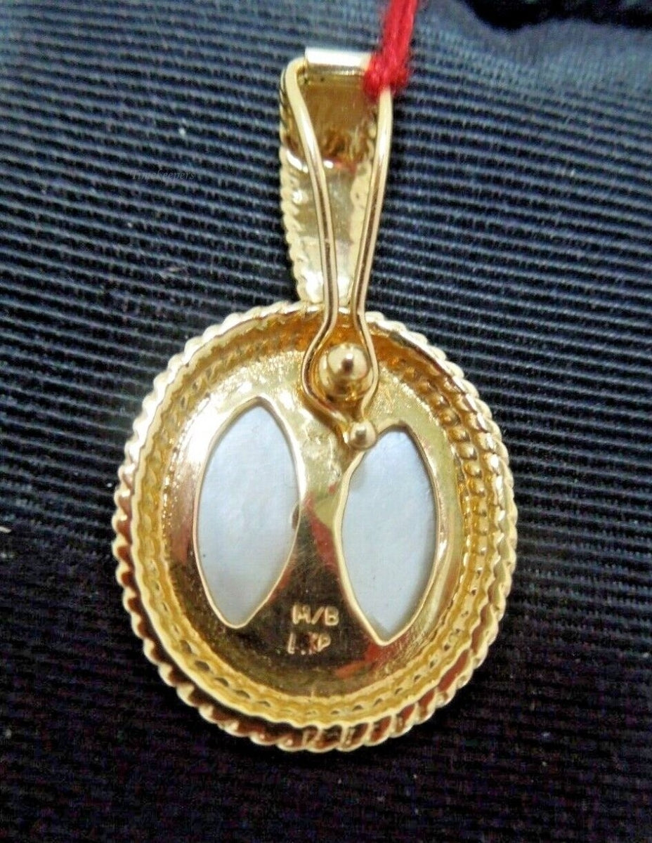 r941 (14kt) Yellow Gold Mother of Pearl Beautiful Pendant Signed 5.9g Beautiful 