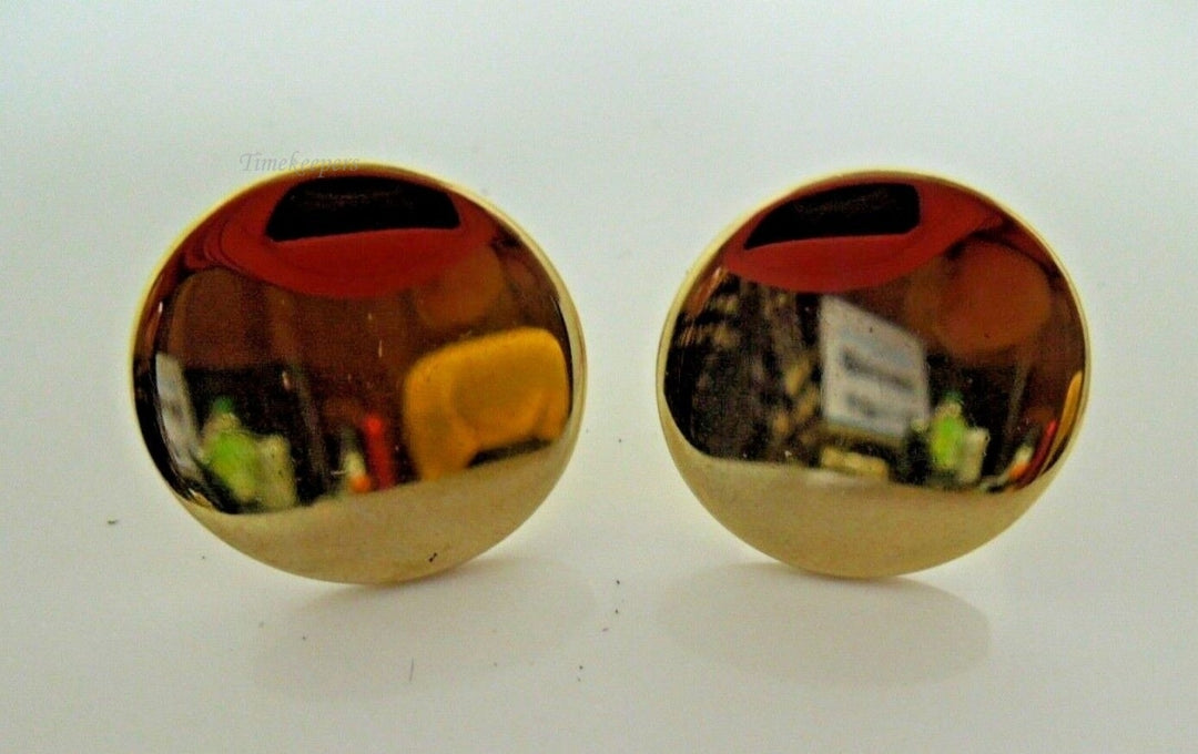 r980 Vintage beautiful pair of round gold tone cufflinks 