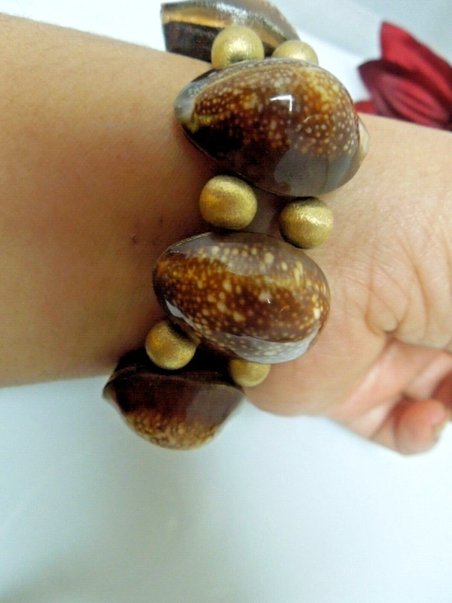 r820 Vintage Handmade Brown White Snail Shell Wood Mounted Bracelet  