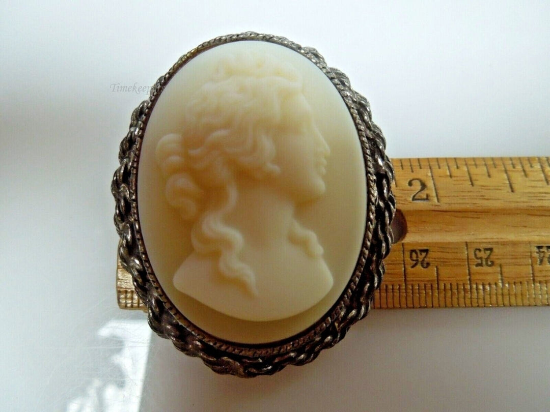 r546 Cameo (Carved Shell) Vintage Pendant & Brooch/Pin Silver tone