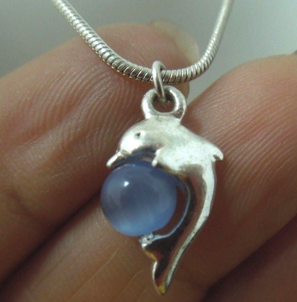 r462 Beautiful Silver tone Dolphin Pendant Chain