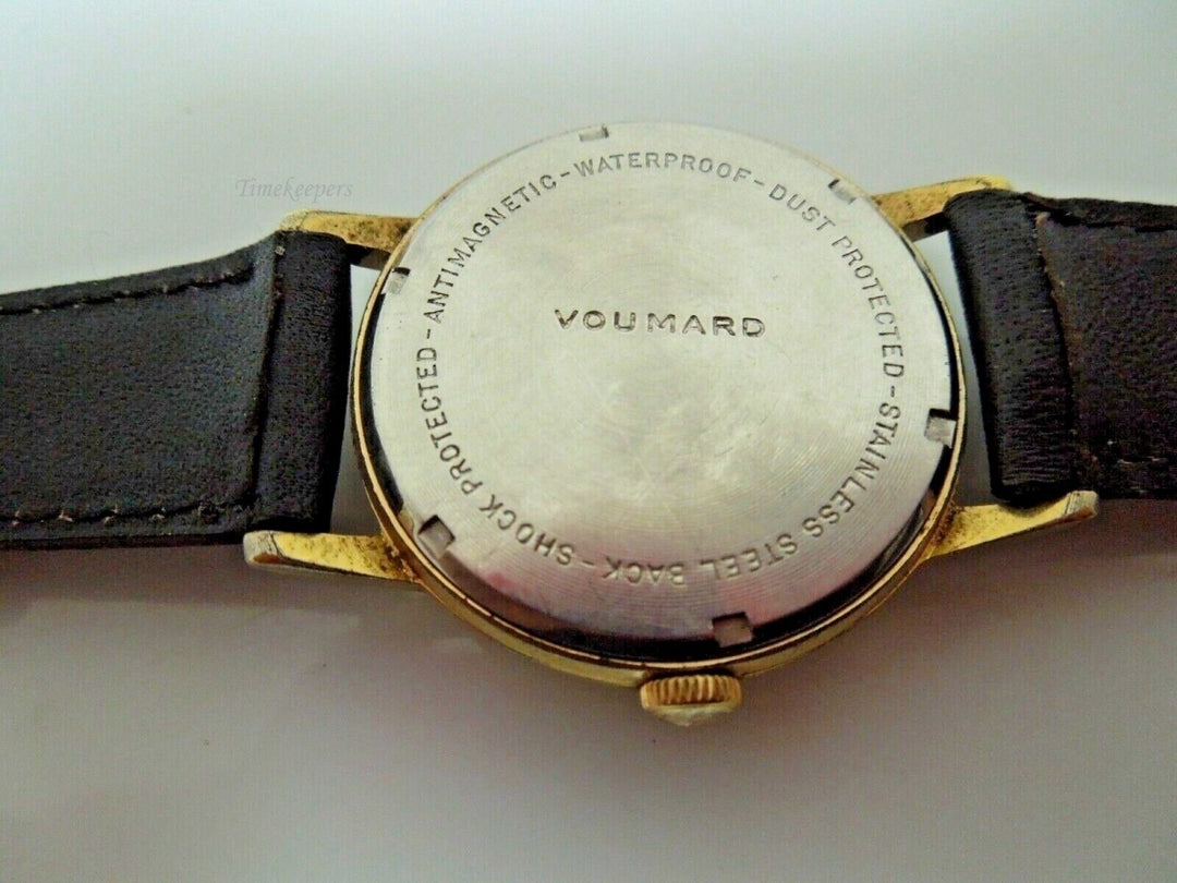 s232 Vintage VOUMARD 17 Jewels INCABLOC Men's Watch Swiss Made